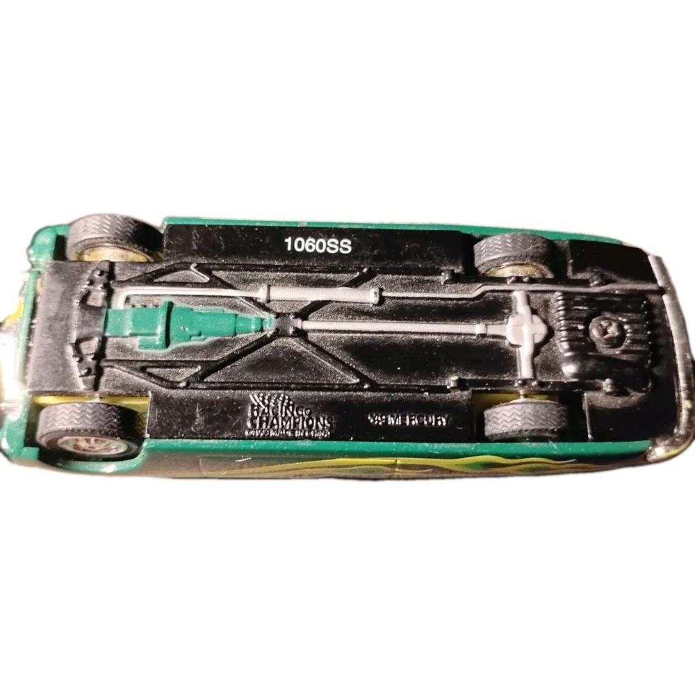 Green '49 Mercury 1998 Racing Champions 1060SS Flames Hood‎ Opens